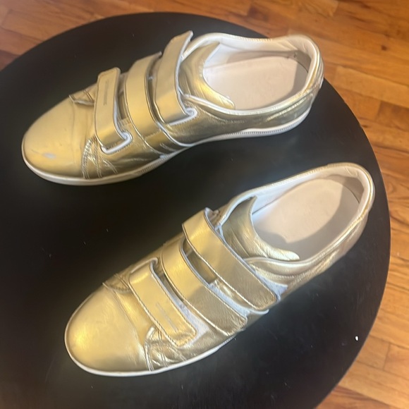 Gold Metallic shoe - Picture 2 of 7